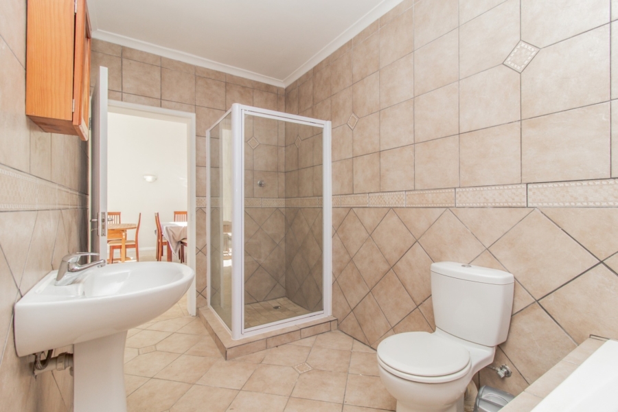 To Let 6 Bedroom Property for Rent in Bettys Bay Western Cape